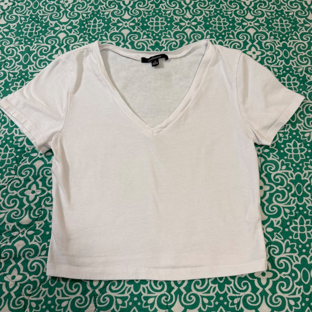 Ambiance White V-Neck Crop Top Short Sleeve Tee Solid Minimalist Style 73556 S